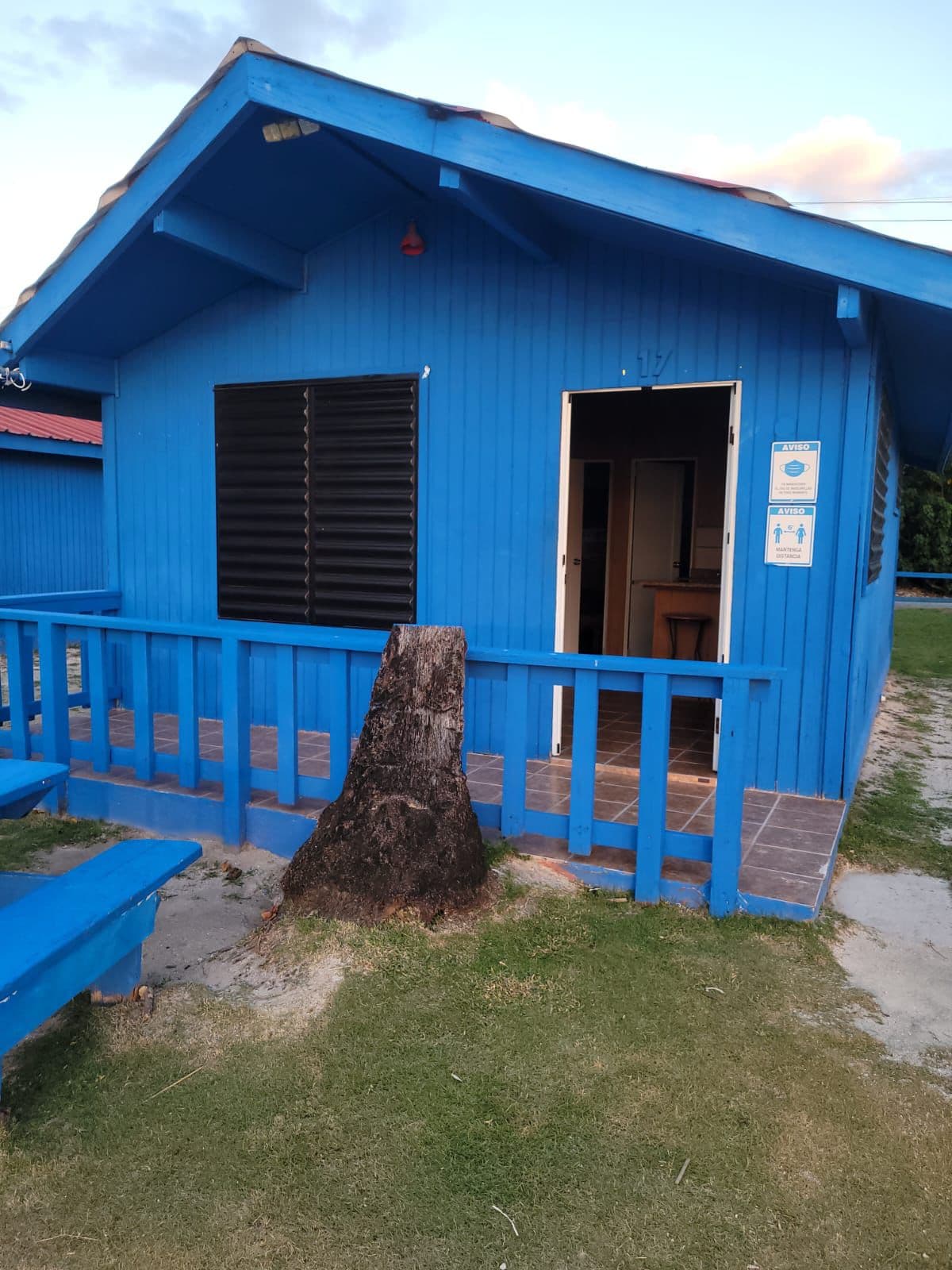 Exterior de cabaña de Villa La Mela visto desde el frente